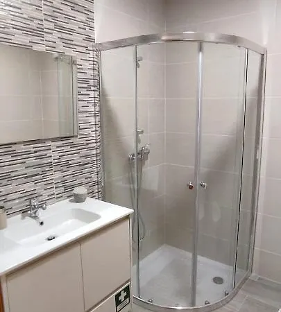 Casa Dos 4 Caminhos - Douro Bed & Breakfast *