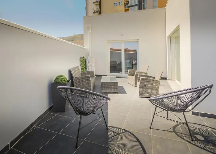 Casa Dos 4 Caminhos - Douro 3* Peso da Régua