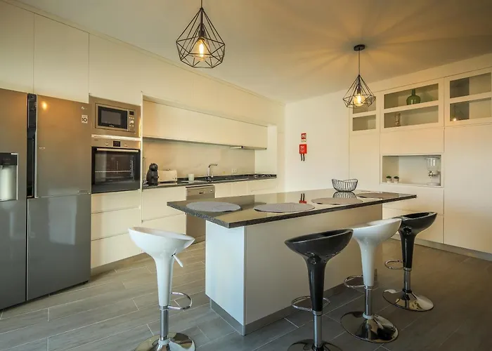 Casa Dos 4 Caminhos - Douro Frühstückspension Peso da Régua